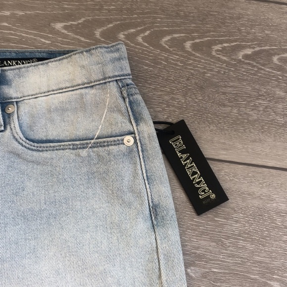 BLANK NYC NWT The Fulton roll up jean shorts 27 - Picture 3 of 9